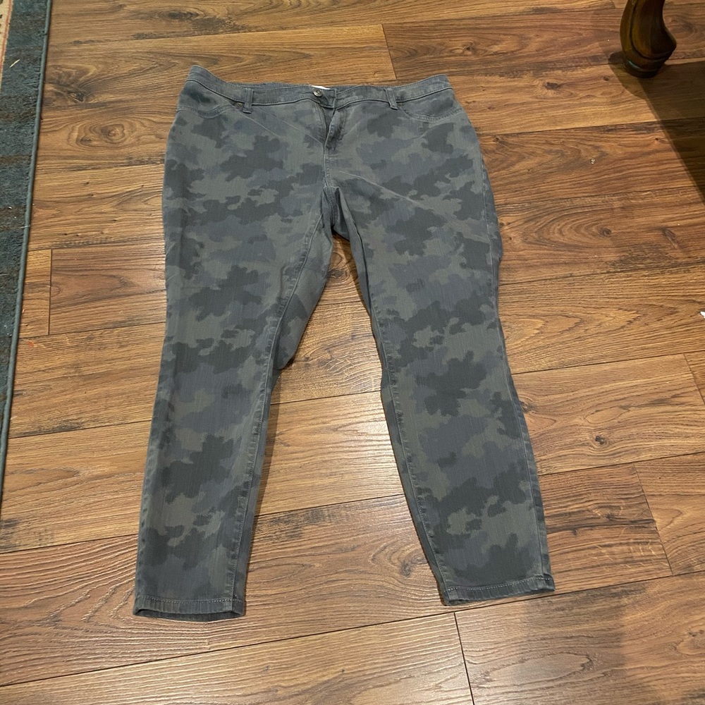 Ankle length jean with done stretch